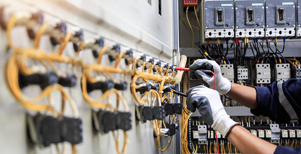 Professional Electrician technician working in Fredonia, KS